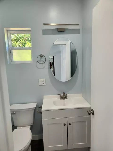 Bath - 568 Admiral Callaghan Ln, Vallejo, CA 94591 photo 5 of 5