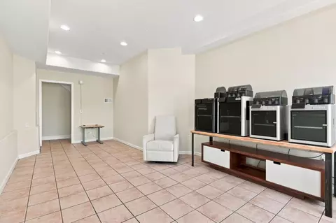 Living - 2338 Palmetto Ave, Pacifica, CA 94044 photo 3 of 3