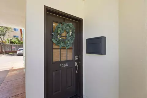 Entry Way - 2338 Palmetto Ave, Pacifica, CA 94044 photo 1 of 3