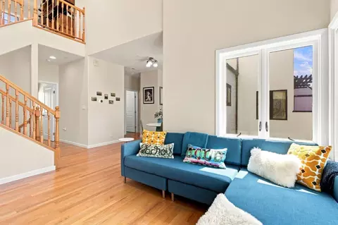 Living - 2338 Palmetto Ave, Pacifica, CA 94044 photo 2 of 3