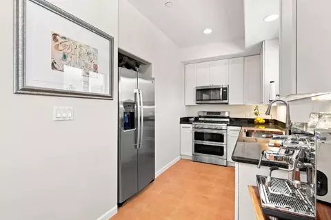 Kitchen - 2338 Palmetto Ave, Pacifica, CA 94044 photo 2 of 3