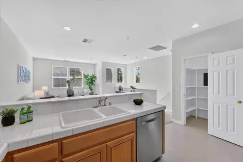 Kitchen - 233 Lighthouse Dr, Watsonville, CA 95076 photo 4 of 5