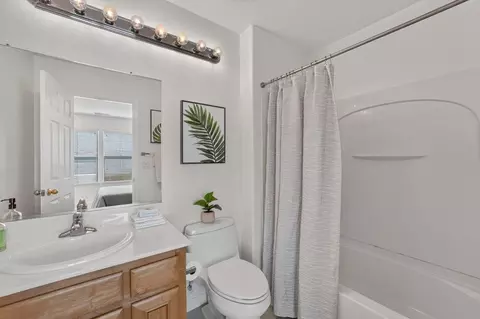 Bath - 233 Lighthouse Dr, Watsonville, CA 95076 photo 1 of 2