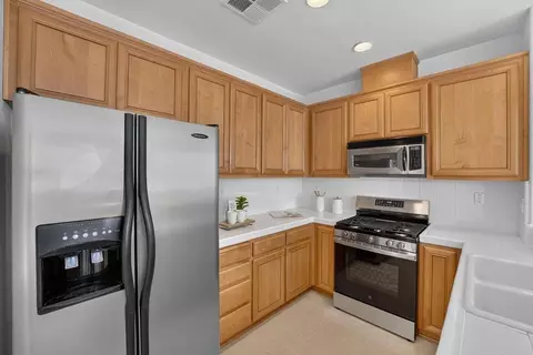 Kitchen - 233 Lighthouse Dr, Watsonville, CA 95076 photo 2 of 5