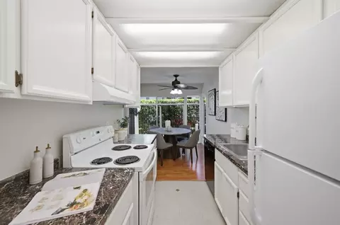 Kitchen - 280 Easy St 209, Mountain View, CA 94043 photo 3 of 3