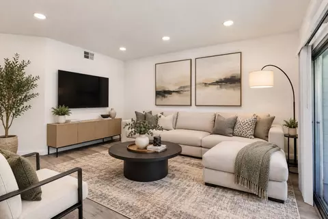 Living - 482 Shadowgraph Dr, San Jose, CA 95110 photo 1 of 4