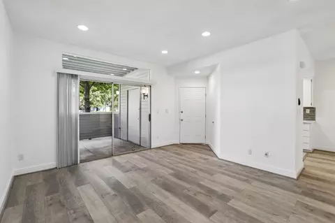 Living - 482 Shadowgraph Dr, San Jose, CA 95110 photo 4 of 4