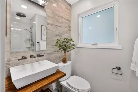 Bath - 2705 Ramos Ct, Mountain View, CA 94040 photo 3 of 6