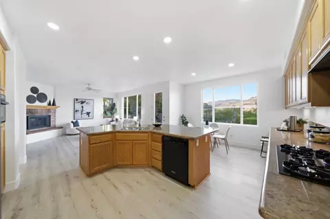 Kitchen - 7668 Buckeye Ct, Dublin, CA 94568 photo 4 of 5