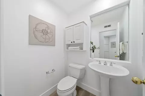 Bath - 7668 Buckeye Ct, Dublin, CA 94568 photo 1 of 4