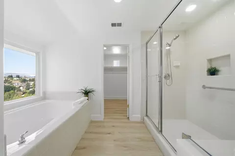 Bath - 7668 Buckeye Ct, Dublin, CA 94568 photo 2 of 4