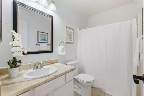 Bath - 613 Farallon Ave, Pacifica, CA 94044 photo 1 of 4