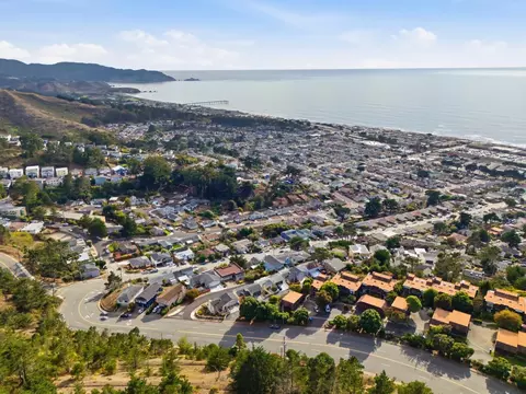View/Area - 613 Farallon Ave, Pacifica, CA 94044 photo 4 of 10