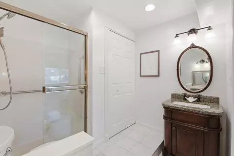 Bath - 613 Farallon Ave, Pacifica, CA 94044 photo 2 of 4