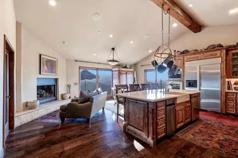 19375 Montevina Rd, Los Gatos, CA 95033