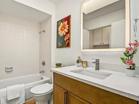 Bath - 175 Sherland Ave, Mountain View, CA 94043 photo 5 of 5