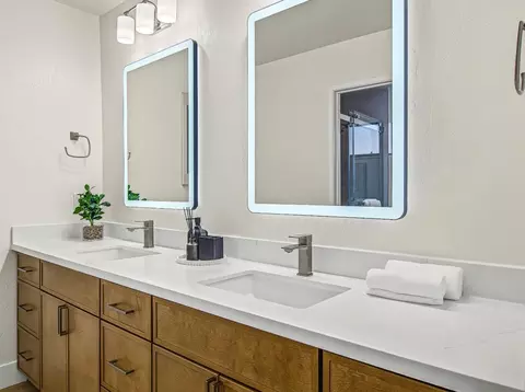 Bath - 175 Sherland Ave, Mountain View, CA 94043 photo 1 of 5