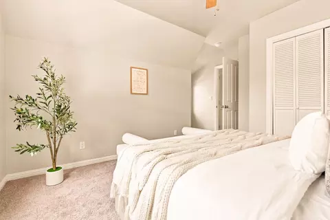 Bedroom - 1035 Chadbourne Ave, Millbrae, CA 94030 photo 5 of 9