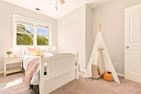 Bedroom - 1035 Chadbourne Ave, Millbrae, CA 94030 photo 7 of 9