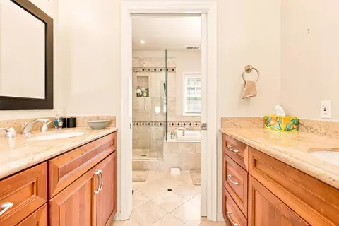 Bath - 1035 Chadbourne Ave, Millbrae, CA 94030 photo 3 of 6