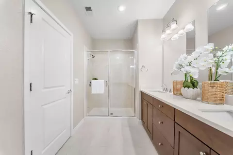 Bath - 709 Fruit Ranch Loop, San Jose, CA 95133 photo 3 of 5