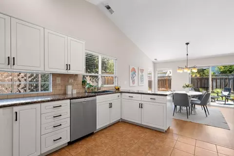 Kitchen - 9412 Saddler Dr, Gilroy, CA 95020 photo 4 of 6