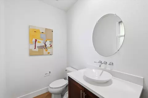 Bath - 1929 Momentum Dr, Milpitas, CA 95035 photo 2 of 8
