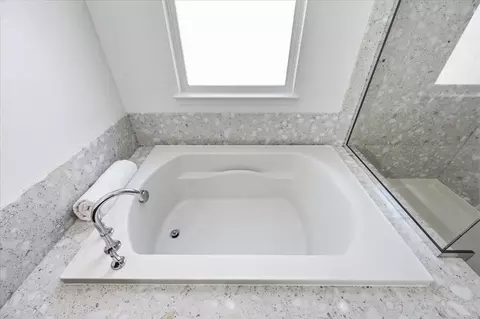 Bath - 1929 Momentum Dr, Milpitas, CA 95035 photo 6 of 8