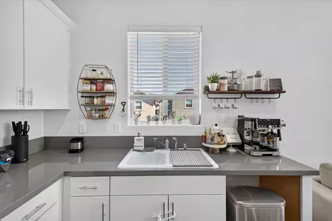 Kitchen - 846 Mora Cir, Soledad, CA 93960 photo 3 of 3