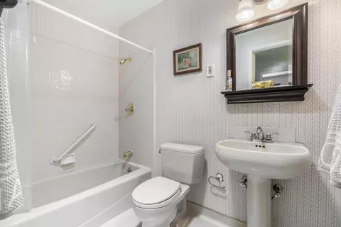 Bath - 1152 Dulles Ct, Pacifica, CA 94044 photo 1 of 2