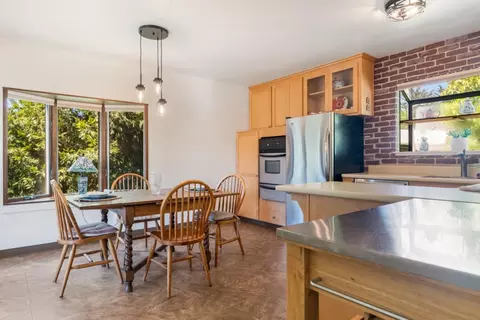 Dining - 1152 Dulles Ct, Pacifica, CA 94044 photo 3 of 3