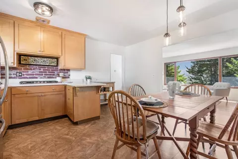 Dining - 1152 Dulles Ct, Pacifica, CA 94044 photo 2 of 3