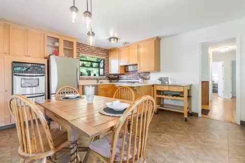 Dining - 1152 Dulles Ct, Pacifica, CA 94044 photo 1 of 3