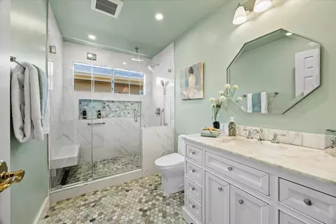 Bath - 3992 Pasadena Dr, San Mateo, CA 94403 photo 1 of 2