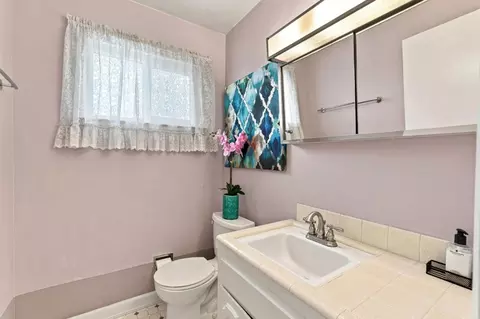 Bath - 1615 Everglades Dr, Milpitas, CA 95035 photo 4 of 5