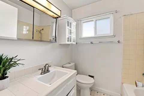 Bath - 1615 Everglades Dr, Milpitas, CA 95035 photo 2 of 5