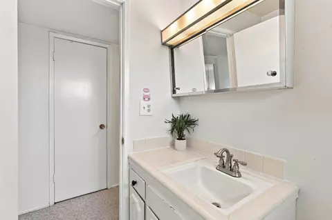 Bath - 1615 Everglades Dr, Milpitas, CA 95035 photo 3 of 5