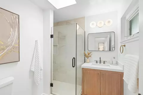 Bath - 1225 Murchison Dr, Millbrae, CA 94030 photo 2 of 3