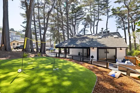 Exterior - 207 Beverly Pl, Pacifica, CA 94044 photo 3 of 5