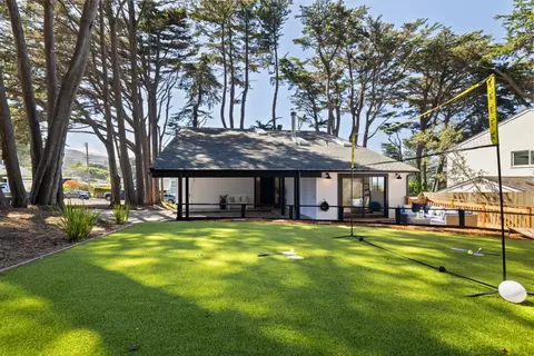 Exterior - 207 Beverly Pl, Pacifica, CA 94044 photo 4 of 5