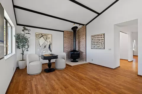 Living - 207 Beverly Pl, Pacifica, CA 94044 photo 2 of 6