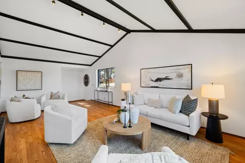 Living - 207 Beverly Pl, Pacifica, CA 94044 photo 4 of 6