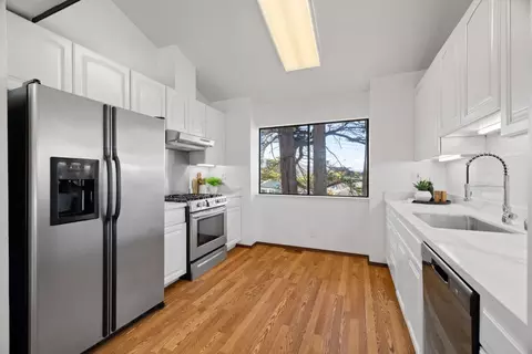 Kitchen - 207 Beverly Pl, Pacifica, CA 94044 photo 1 of 3