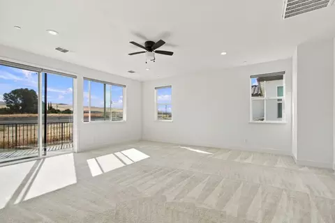 Living - 3218 Jake St, Tracy, CA 95377 photo 8 of 8
