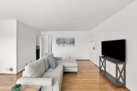 Living - 253 Catalina Ave, Pacifica, CA 94044 photo 4 of 5