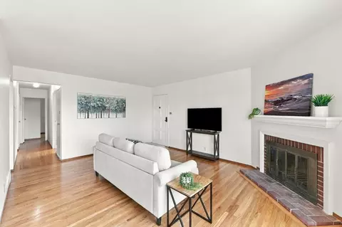 Living - 253 Catalina Ave, Pacifica, CA 94044 photo 3 of 5