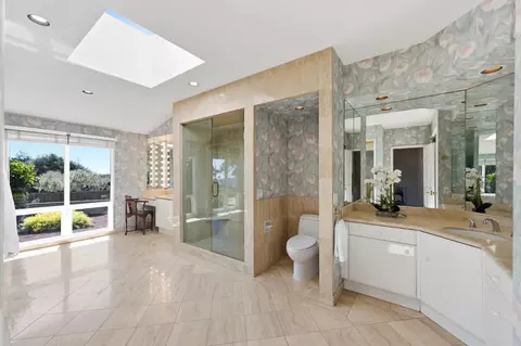 Bath - 1651 Crespi Ln, Pebble Beach, CA 93953 photo 3 of 5