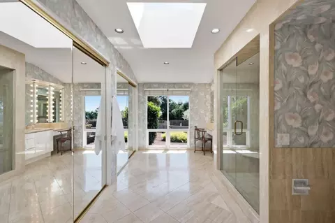 Bath - 1651 Crespi Ln, Pebble Beach, CA 93953 photo 2 of 5
