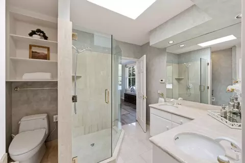 Bath - 1651 Crespi Ln, Pebble Beach, CA 93953 photo 5 of 5