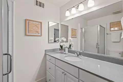 Bath - 570 Latimer Cir, Campbell, CA 95008 photo 2 of 4